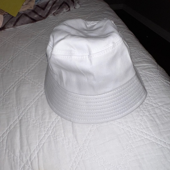 bucket hats - Picture 4 of 4